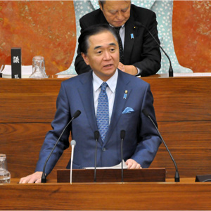 答弁を行う黒岩知事