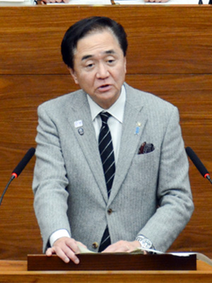 答弁を行う黒岩知事